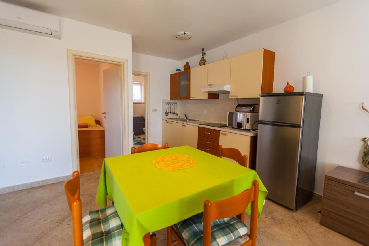 Apartman Mare Lovrečica Dış mekan fotoğraf